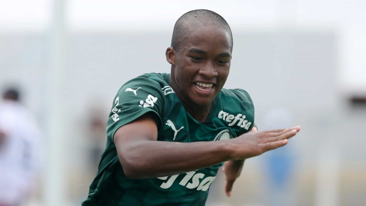 Família de Endrick vive expectativa de 1º jogo pela seleção no Brasil