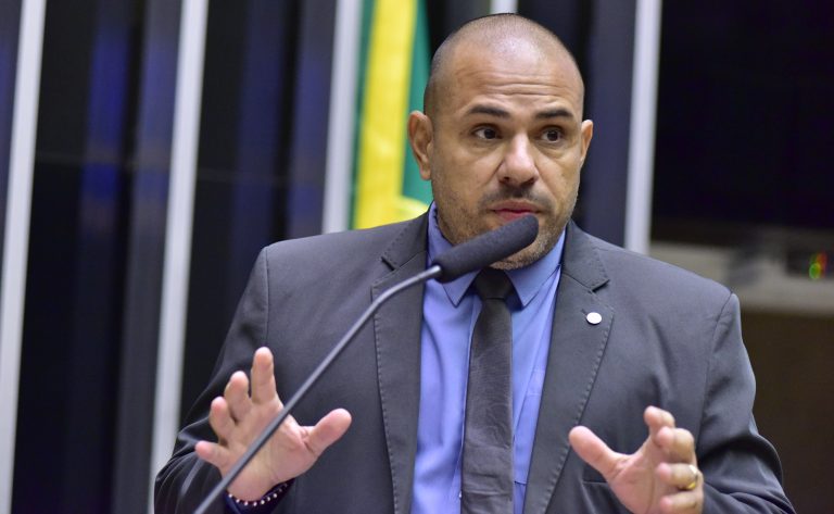 Comissão aprova proposta que cria programa de assistência remota a pessoa idosa ou com deficiência