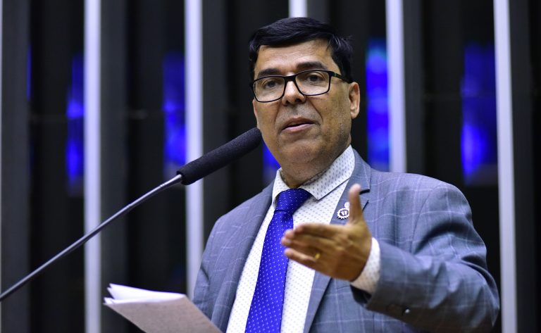 Projeto pune com prisão quem falsificar obra de arte brasileira