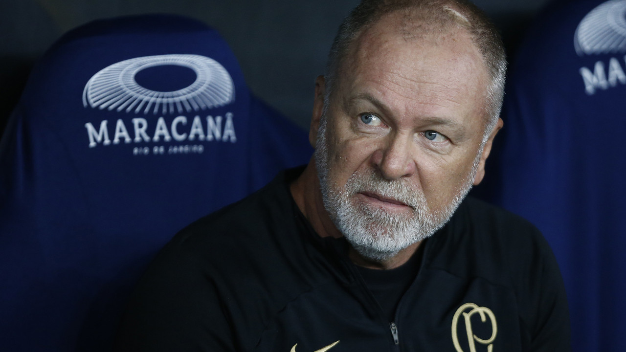 Mano define ideias para 'novo Corinthians' e espera reunião com presidente