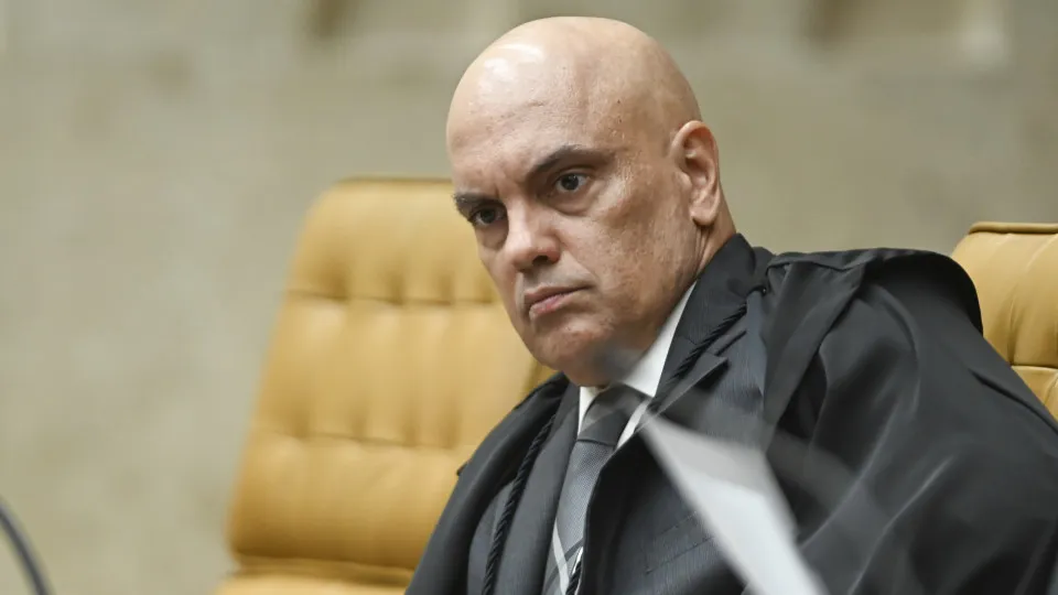 Moraes pede que defesa de Collor explique ausência de exames de Parkinson