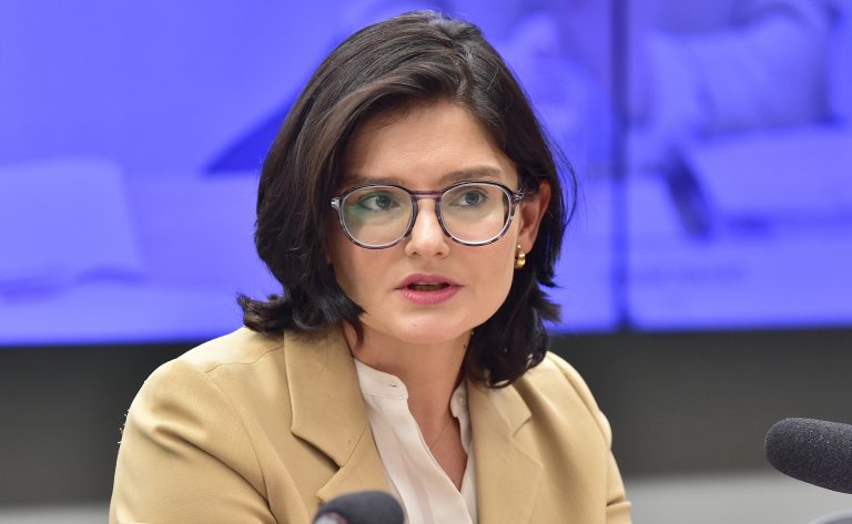 Representantes do governo reafirmam na Câmara que estratégia contra tarifas dos EUA é negociar