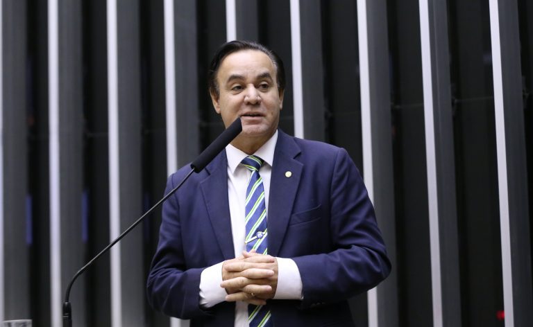 Proposta suspende tributação sobre farelo e óleo de amendoim